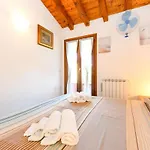 Semesterbostad Maison Laura Manerba del Garda